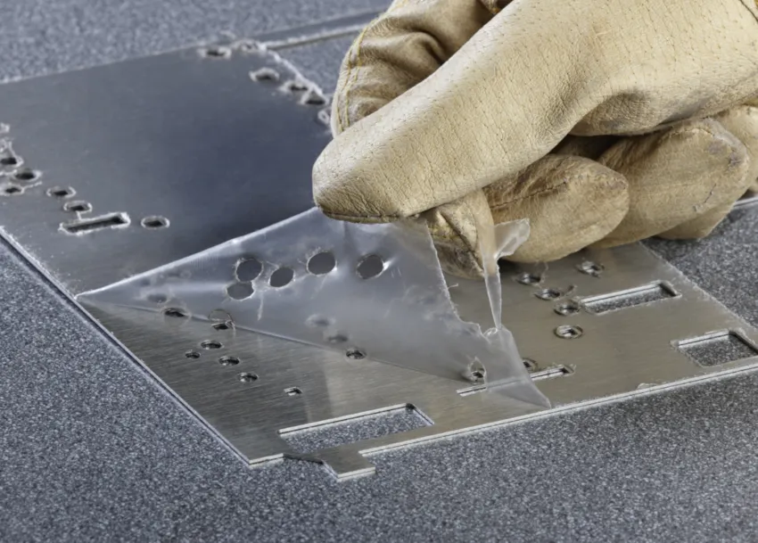 ruban adhésif de protection de surface sur un support en aluminium ou inox